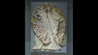 Museo exhibe camisa de soldado del comando que mató a Bin Laden