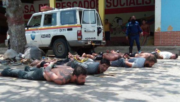 Los detenidos en el estado de Aragua, en la costa de Venezuela. (Foto: @RCamachoVzla, vía Twitter).
