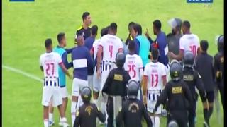 Alianza Lima: los jugadores le reclamaron al árbitro tras el partido ante Sport Huancayo