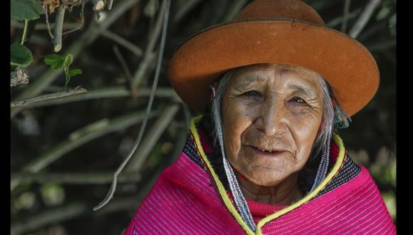 María Apaza tiene 91 años y es la única mujer altomisayoc (sacerdotisa espiritual) de la nación Q’ero. El grupo Rimayni la trajo a Lima para que celebre ceremonias y retiros de iniciación. (Foto: Hugo Pérez)