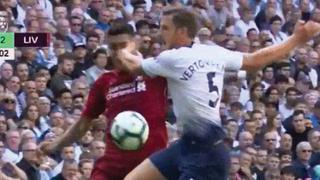 YouTube: el impactante momento en el que a Firmino le metieron el dedo en el ojo | VIDEO