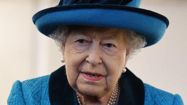 Para el corresponsal de la BBC para Asuntos Reales, el comunicado de este sábado supone una "limpia ruptura". (Foto: AFP)