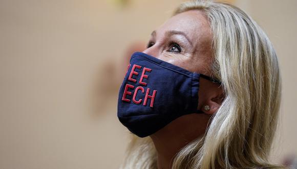 La republicana Marjorie Taylor Greene con su mascarilla que dice "Libertad de expresión". REUTERS