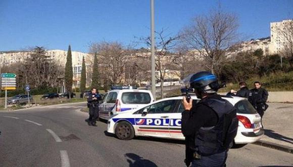 Francia: Hombre armado se atrinchera en hotel de Bollene