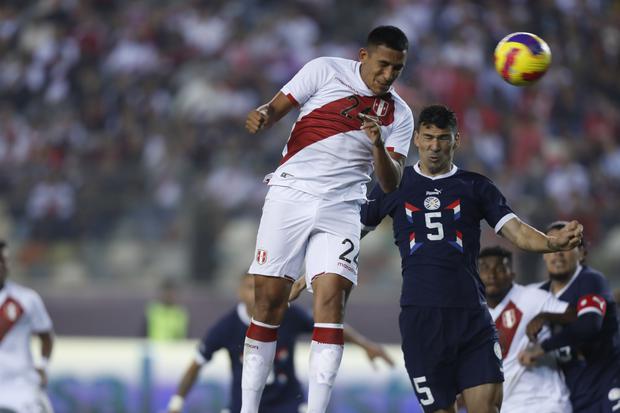 Alex Valera in the goal against Paraguay Photos: Giancarlo Ávila / @photo.gec