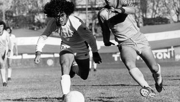 Diego Armando Maradona en 1977, época en la que formaba parte de Argentinos Juniors. (Foto: AFP)