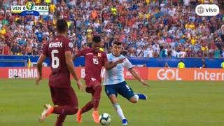Argentina vs. Venezuela: Acuña fue amonestado por esta terrible patada | VIDEO