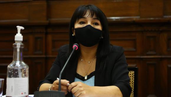 Mirtha Vásquez, presidenta del Congreso de la República, señaló que este viernes se debe votar "indefectiblemente" el informe final del caso Edgar Alarcón. (Foto: Twitter Mirtha Vásquez @MirtyVas)