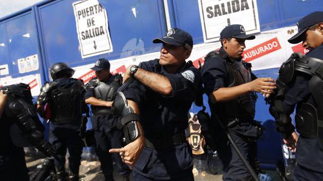 Villarán distinguió a trabajadores por desalojo de La Parada - 1