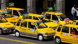 ¿Deben pagar impuestos los taxistas que contactamos desde una aplicación?
