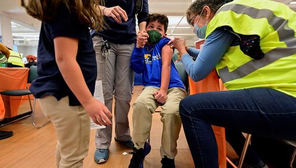 Vacunación a niños en el Smoketown Family Wellness Center de Louisville, Kentucky. (Foto: Reuters)