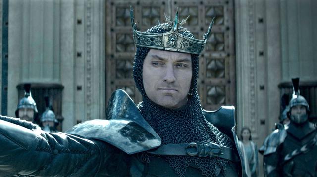 La película que iba a estar destinada a crear una nueva franquicia basada en la leyenda del rey Arturo, hoy en día solo es recordada por un cameo de David Beckham, quien demostró que como actor, sigue siendo un gran futbolista. (Foto: Difusión)