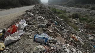 La contaminación y las invasiones mutilan el río Lurín en Cieneguilla
