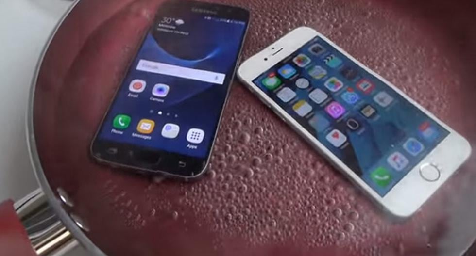 Un Samsung Galaxy S7 Edge y un iPhone 6S fueron sumergidos en un recipiente con agua hirviendo por unos minutos. A qué no adivinas cuál sobrevivió. (Foto: Captura)