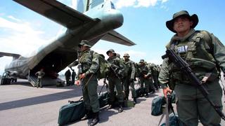 Venezuela envía más militares a la frontera con Colombia