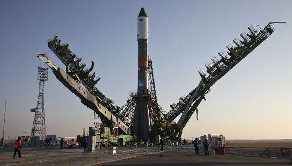 El cohete Soyuz-U, que llevaba en su interior la nave Progress MS-04, antes del lanzamiento. (Foto: AP)