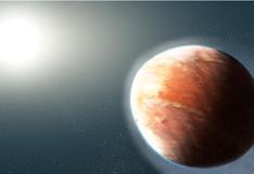 La NASA halla un extraño planeta tan caliente que tiene forma de pelota de fútbol americano