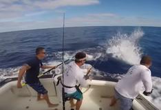 Facebook: pescador casi es atravesado por un pez espada | VIDEO