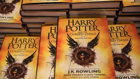 Algunas copias de &quot;Harry Potter and the Cursed Child&quot;. (Foto: Reuters)