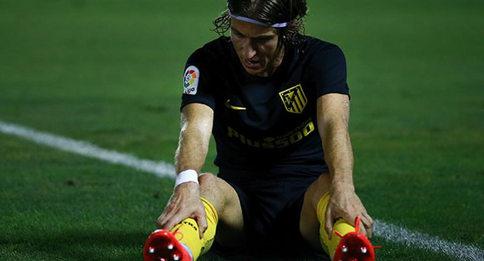 Filipe Luis terminó con una gran herida en su pie luego de una entrada de Luis Suárez (Foto: Getty Images)