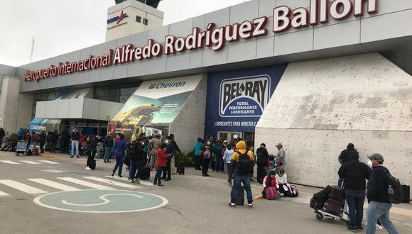 Este lunes se embarcaron los últimos pasajeros antes de su cierre temporal. El último vuelo será a la ciudad de Lima a las 22:30 horas (Foto: Zenaida Condori)