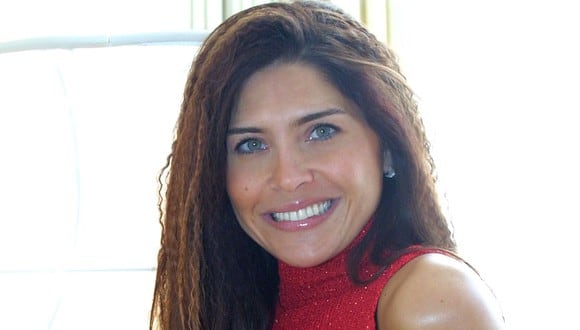 Lorena Meritano interpretó a la malvada Dinora Rosales, personaje al que le debe algunos malos momentos con los seguidores de la serie (Foto: People en español)