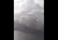 YouTube: sorprendente video muestra el extraño 'tornado culebra'