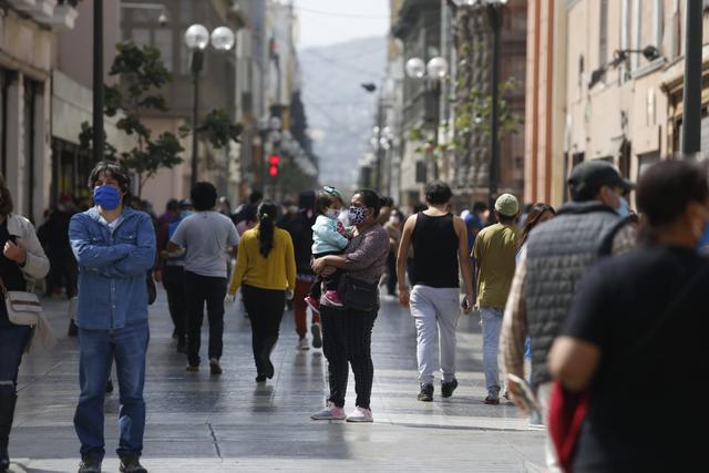 En el día 104 del estado de emergencia, las calles del Jirón de la Unión y Mesa Redonda, situados en el Cercado de Lima, (Foto: Violeta Ayasta/GEC)