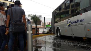 Metropolitano: lluvia dejó gran aniego en estación Matellini