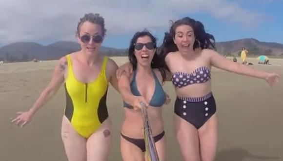 Facebook: video muestra cómo es viajar con amigas