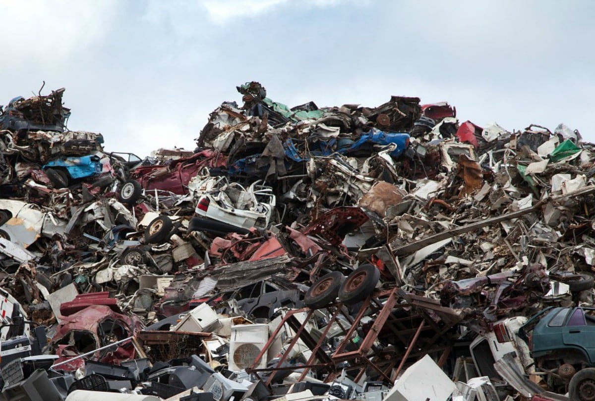 ¿Puedes encontrar al gato en medio de esta montaña de basura? (Foto: Referencial/Pixabay)