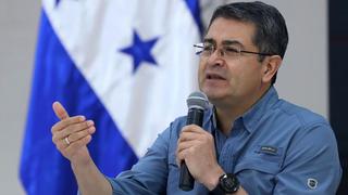 El presidente de Honduras es hospitalizado por neumonía un día después de anunciar que tiene coronavirus