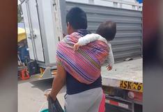 Día del Padre: Hombre vende mazamorra mientras carga a su hijo en la espalda