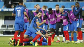 Francia venció 2-1 a Rumanía en el arranque de la Eurocopa 2016