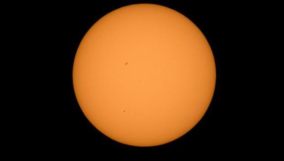 Mercurio se vio como un pequeño punto al pasar frente al Sol