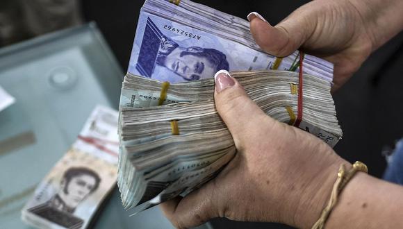 El dólar se negociaba a 4,8 bolívares en Venezuela este jueves. (Foto: AFP)
