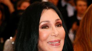Cher: ¿Por qué tuvo que disculparse con sus seguidores en redes sociales?