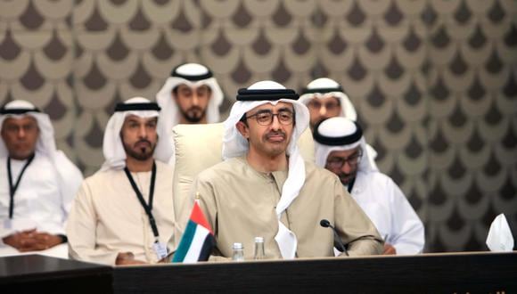 El Ministro de Asuntos Exteriores de los Emiratos Árabes Unidos, Abdullah bin Zayed al Nahyan (frente), asiste a una reunión con el Secretario de Estado de los Estados Unidos y cinco ministros de Asuntos Exteriores árabes en Ammán, Jordania, el 04 de noviembre de 2023. EFE/EPA/MOHAMMAD ALI