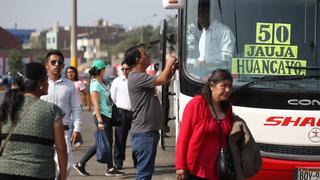 COVID-19: pasajeros denuncian alza de precio de pasajes en Terminal de Yerbateros | VIDEO