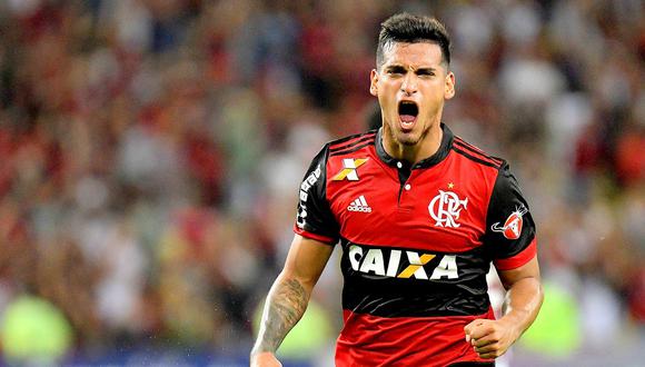 Miguel Trauco vive dos situaciones distintas en lo que va del año: es suplente en Flamengo, pero titular indiscutible en la selección peruana. ¿Lo primero puede cambiar? (Foto: UOL Esporte)