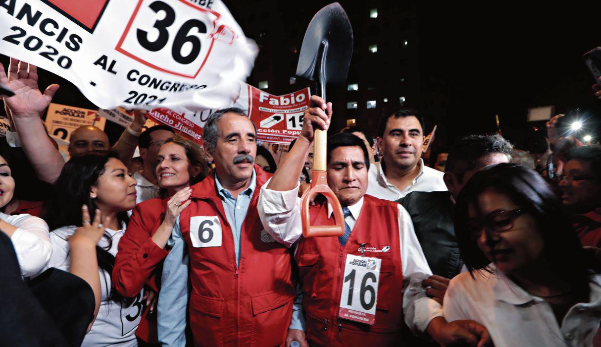 Representantes de Acción Popular acudieron en la noche a la sede del Jurado Electoral Especial Lima Centro 1. (Foto: Hugo Pérez / GEC)