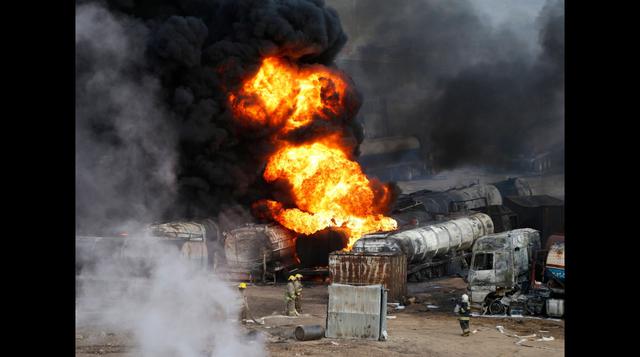 Al menos 400 camiones con combustible arden en Afganistán - 1