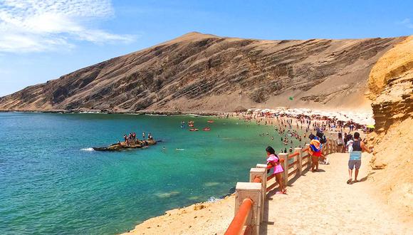 ¿Cuál es y cómo llegar a la playa peruana que arranca suspiros de los turistas por su agua turquesa? | Foto: Ceatours Perú