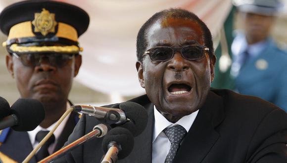 Un 21 de noviembre del 2017 dimite Robert Mugabe como jefe de Estado de Zimbabue tras 37 años en el poder. (DESMOND KWANDE / AFP).