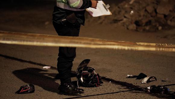 Una persona perdió la vida tras perder el equilibrio de su moto y ser arrollado por un alimentador del Metropolitano. Foto: Joel Alonzo/@photo.gec