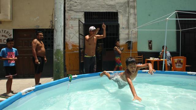Roban agua de hidrantes para llenar piscinas en el Callao - 4