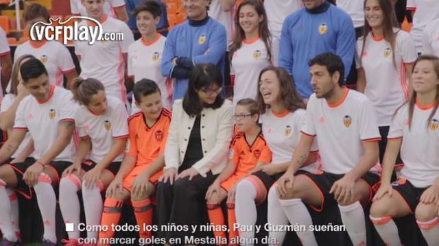 Facebook: el Valencia cumplió el sueño de dos niños en Mestalla - 1