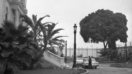 Palacio de Gobierno en 1966: visita de Pablo Neruda