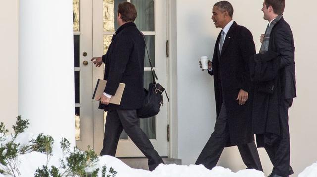 Obama sortea la nieve para continuar con sus actividades - 4