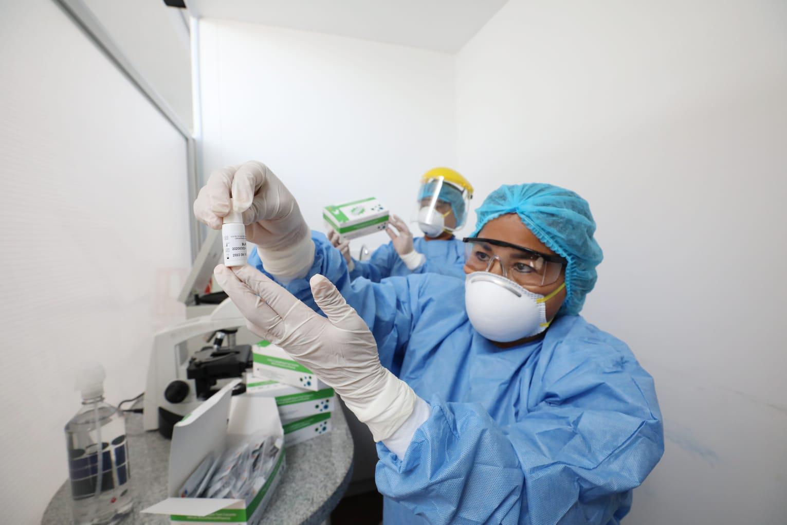 Los casos de coronavirus han superado los 17 mil infectados, según información del Ministerio de Salud. (Foto: Essalud)